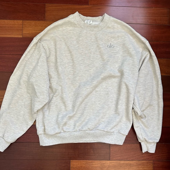 ALO Yoga Oatmeal Heather Accolade Crewneck Sweater Small - Picture 4 of 7